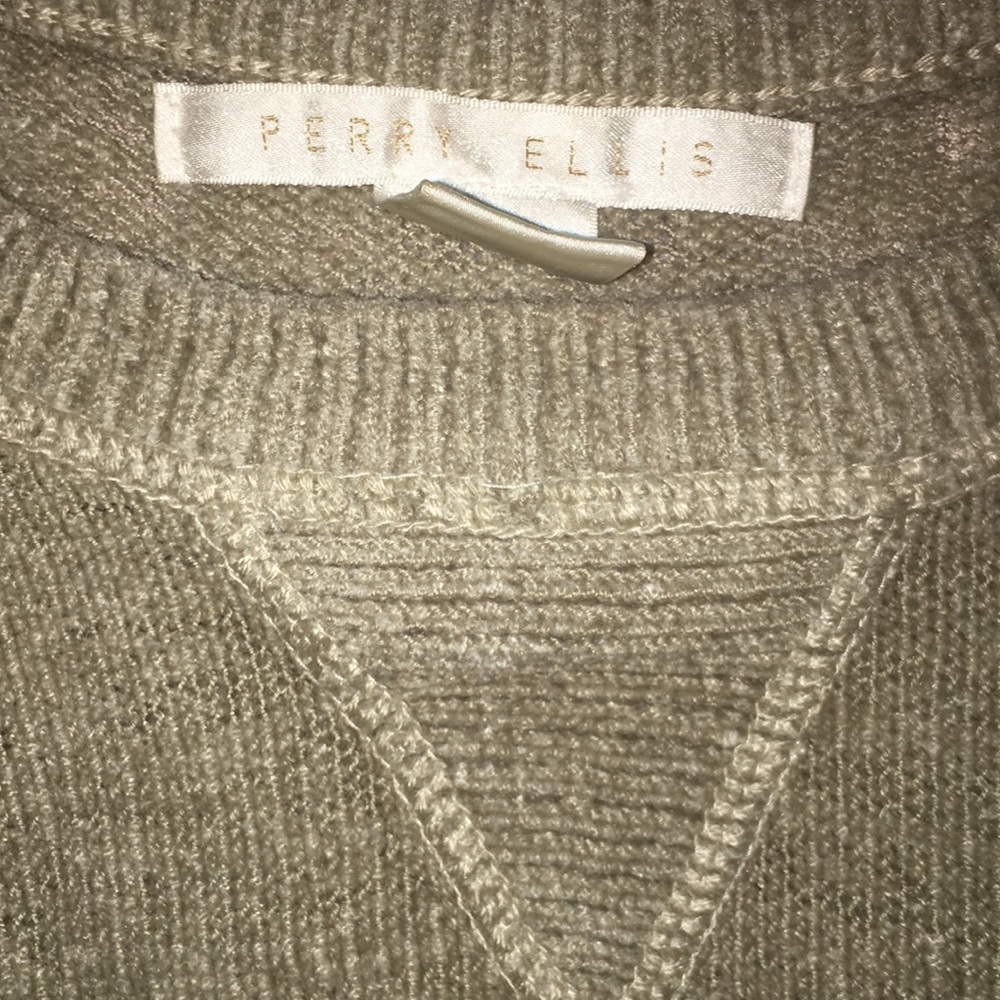 Perry Ellis Sweater - Picture 3 of 3